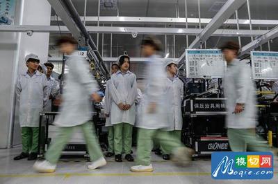 实拍金立手机工厂一探 揭秘国产智能手机加工全过程